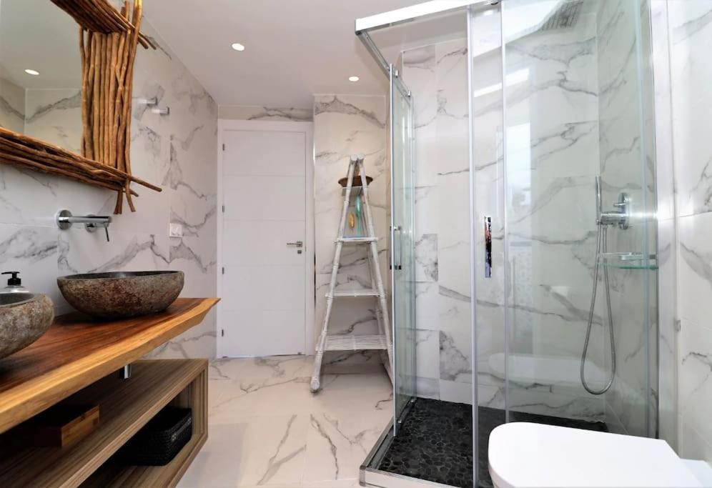 Luxurious 2-Bedroom Apt With Stunning Views, 1St Line On Levante Beach, Benidorm Ngoại thất bức ảnh